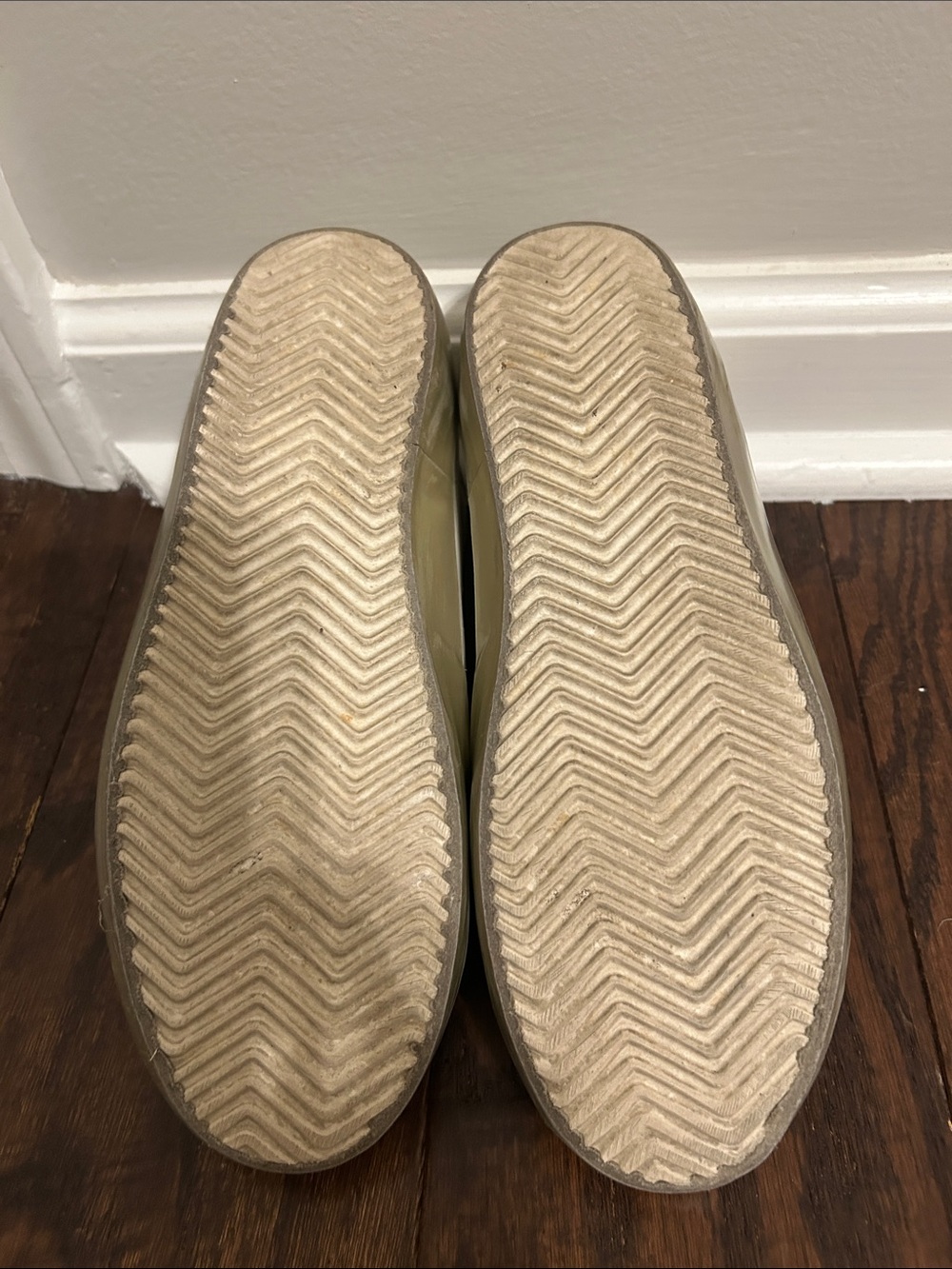 Ladies Authentic Golden Goose Superstar with box and dust bag. - Picture 5 of 8
